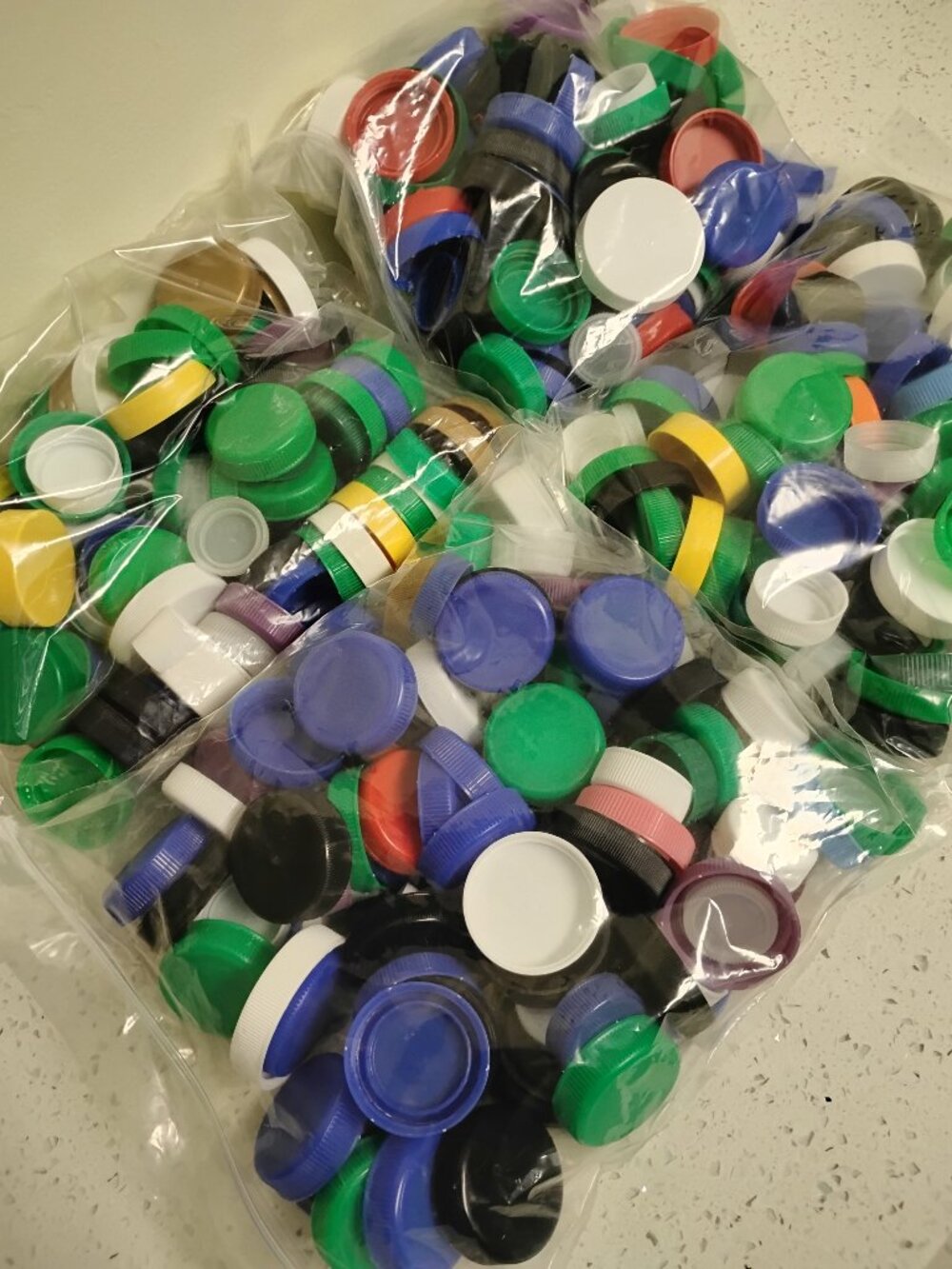500 Plastic Bottle Caps